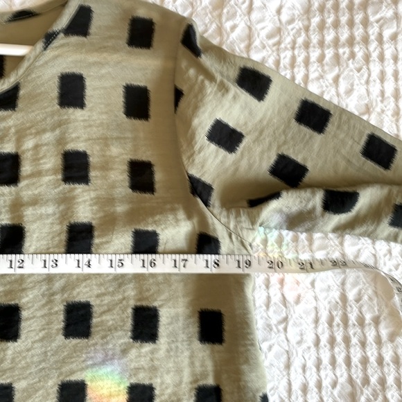 CUT LOOSE Button Front Blouse XS Black Olive Geometric Long Sleeve Top - Picture 8 of 11
